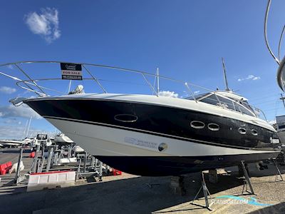 Princess V42 Motorboot 2011, mit Volvo Penta motor, England