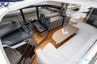 Princess V50 Motorboot 2022, mit 2 x Volvo Ips 650 motor, England