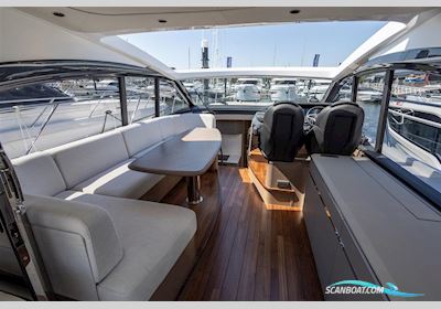 Princess V50 Motorboot 2024, mit 2 x Volvo Ips 650 motor, England