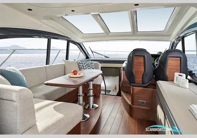 Princess V50 Motorboot 2024, mit 2 x Volvo Ips 650 motor, England
