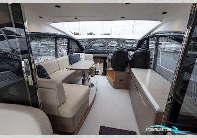 Princess V50 Motorboot 2024, mit 2 x Volvo Ips 650 motor, England