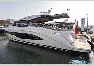 Princess V55 Motorboot 2024, mit 2 x Volvo D13 1000 motor, England