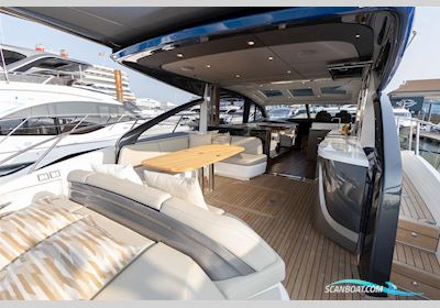 Princess V55 Motorboot 2024, mit 2 x Volvo D13 1000 motor, England