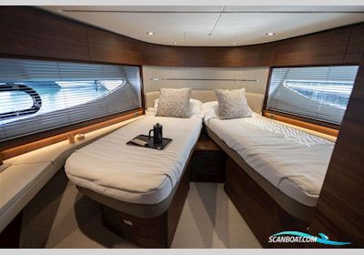 Princess V55 Motorboot 2024, mit 2 x Volvo D13 1000 motor, England