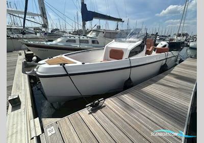 Protagon 25 Space Motorboot 2023, mit Honda BF250 motor, England