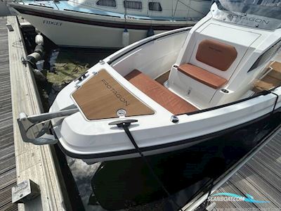 Protagon 25 Space Motorboot 2023, mit Honda BF250 motor, England