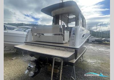 Quicksilver 855 Weekender Stealth Edition Motorboot 2017, mit Mercury motor, England