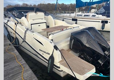 Quicksilver 875 Sundeck Active Motorboot 2022, Niederlande