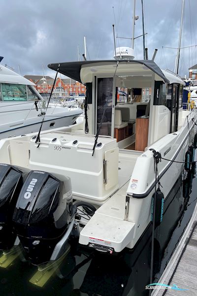 Quicksilver 905 Pilothouse Motorboot 2021, mit Mercury motor, England