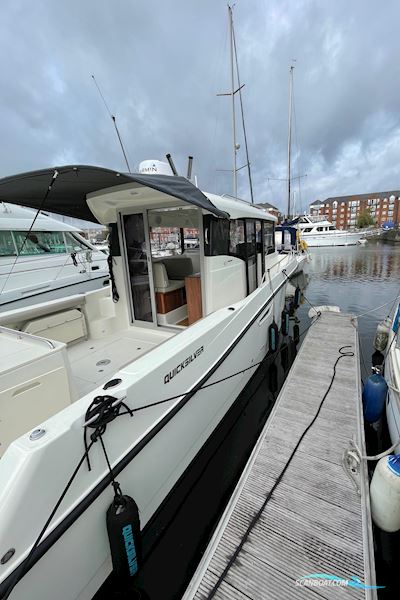 Quicksilver 905 Pilothouse Motorboot 2021, mit Mercury motor, England
