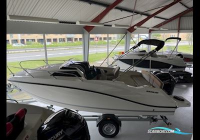 Quicksilver Activ 555 Cabin Med Mercury F100 Efi Elpt (Masser af Ekstra Udstyr) Motorboot 2024, Dänemark