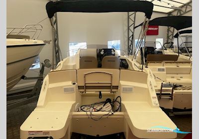Quicksilver Activ 555 Cabin, Mercury F100 Efi Motorboot 2022, mit Mercury motor, Dänemark