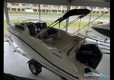 Quicksilver Activ 555 Cabin med Mercury F100 EFI ELPT (masser af ekstra udstyr)  TILBUD Motorboot 2024, Dänemark