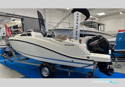 Quicksilver Activ 555 Cabin Motorboot 2022, mit Mercury 115 hk CT 4-takt motor, Dänemark