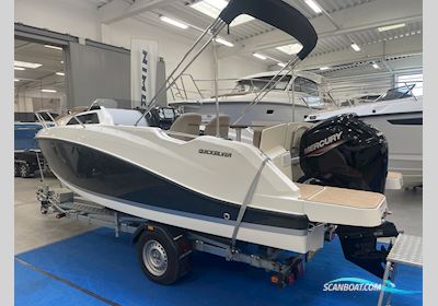 Quicksilver Activ 555 Cabin Motorboot 2021, mit Mercury 115 hk ELPT 4-takt motor, Dänemark