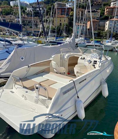 Quicksilver Activ 640 Cabin Motorboot 2011, mit Mercruiser 4.3 motor, Italien