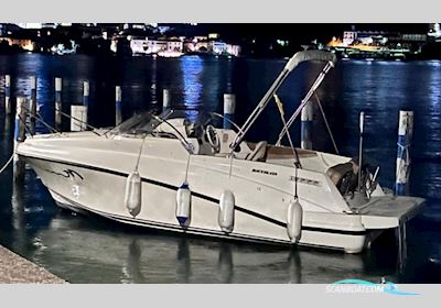 Quicksilver Activ 645 Cabin Motorboot 2020, mit Mercruiser 4.3 motor, Italien