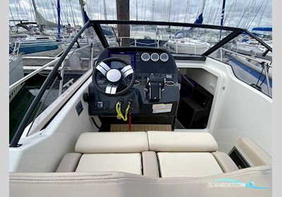 Quicksilver Activ 875 Sundeck Motorboot 2023, mit Mercury motor, Frankreich