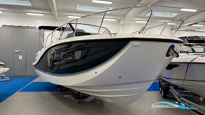 Quicksilver Activ 875 Sundeck Motorboot 2025, mit Mercury 300 hk Verado motor, Dänemark