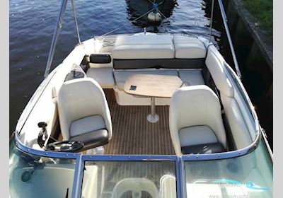Regal 2250 Motorboot 2005, mit Mercury motor, England