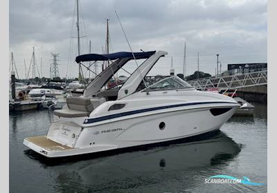 Regal 28 Express Motorboot 2014, mit Mercruiser motor, England
