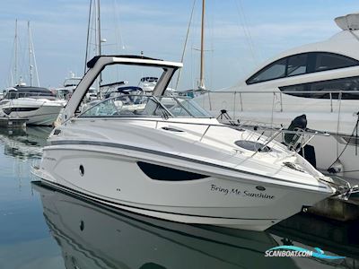 Regal 28 Express Motorboot 2014, mit Mercruiser motor, England