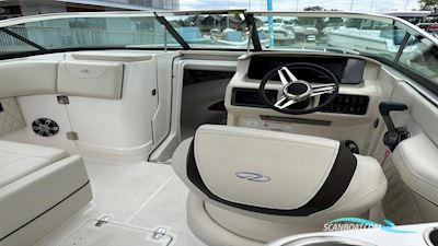 Regal LS4C Motorboot 2023, mit Volvo Penta motor, England