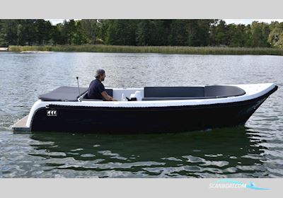 Retro 570 Motorboot 2023, mit Mercury motor, Sweden