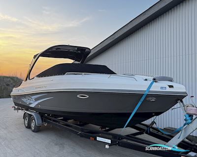 Rinker 276cc Captiva Motorboot 2013, mit Mercruiser 6.2 MAG motor, Dänemark