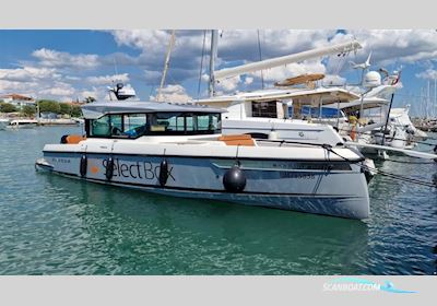 SAXDOR 320 GTC Motorboot 2024, mit 2 x 300Hp V8 Mercury 4 stroke outboards motor, Kroatien