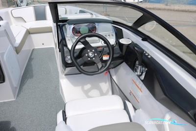 SCARAB 195 Motorboot 2015, mit Rotax E-Tec motor, England