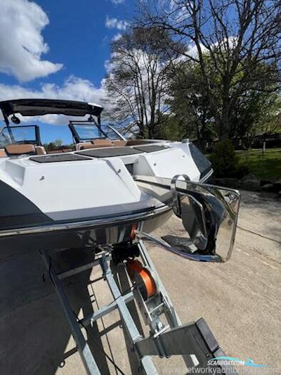 Scarab 285 ID Motorboot 2023, mit Rotax motor, England