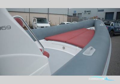 Scorpion Serket 8.1 Motorboot 2012, mit Honda motor, England