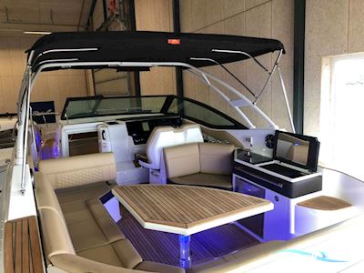 Sea Ray 320 Sundancer Motorboot 2025, mit MerCruiser  motor, Dänemark