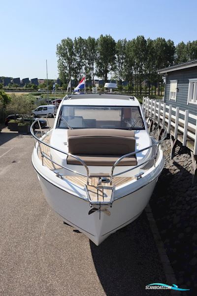 Sealine C330 Motorboot 2016, mit Volvo Penta motor, Niederlande