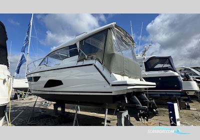 Sealine C330 Motorboot 2017, mit Volvo Penta motor, England