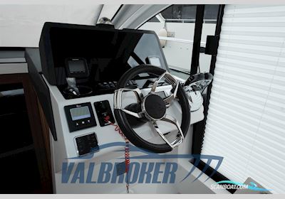 Sealine C335V Motorboot 2021, mit Suzuki BF motor, Italien