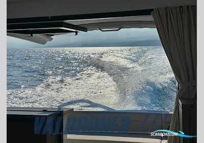 Sealine C335V Motorboot 2022, mit Yamaha V6 motor, Italien