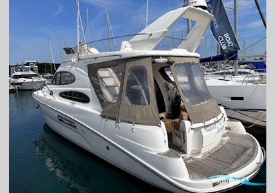 Sealine F37 Motorboot 2010, mit Volvo Penta motor, England