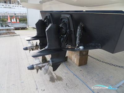 Sealine International F34 Motorboot 2004, mit Volvo TAMD 41B motor, England
