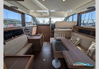 Sealine International F380 Motorboot 2014, mit Volvo Penta D4 motor, England