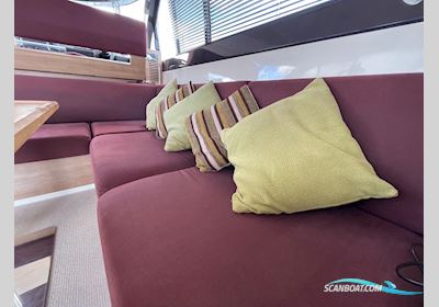 Sealine International F42 Motorboot 2011, mit Volvo Penta motor, England