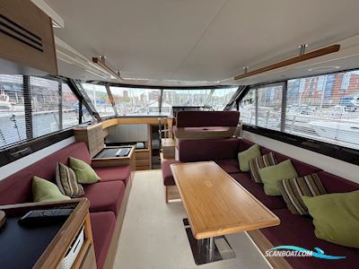 Sealine International F42 Motorboot 2011, mit Volvo Penta motor, England