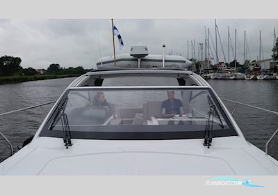 Sealine S330 Motorboot 2017, mit Volvo Penta motor, Frankreich