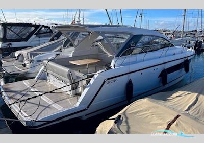 Sealine S335 Motorboot 2022, mit Volvo Penta D3-220 motor, Spanien