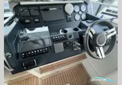 Sealine S450 Motorboot 2014, mit Volvo Penta motor, England