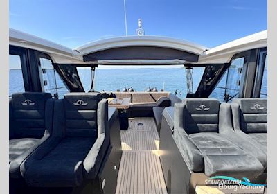 Sealine SC42 Custom Motorboot 2012, Niederlande