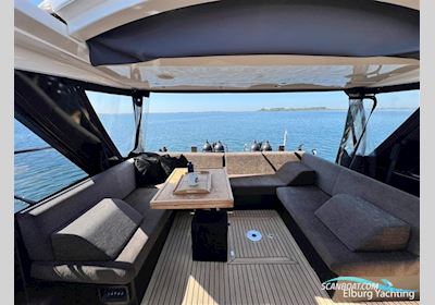 Sealine SC42 Custom Motorboot 2012, Niederlande