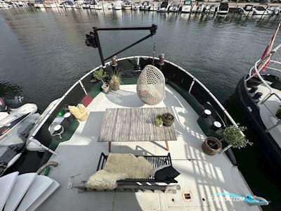 Sejlende Husbåd Motorboot 1956, mit Scania 6 Cylindre
 motor, Dänemark