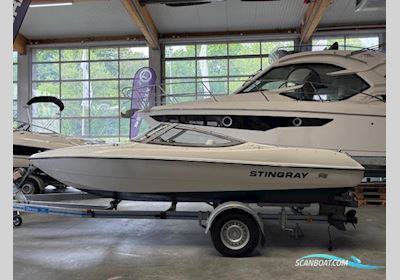 Stingray 180 RX Bowrider, Bj. 2005 Berlin Bei Yachtagentur Döri Motorboot 2005, mit Volvo Penta 3.0 L / GL / SX ca. 135 PS motor, Deutschland